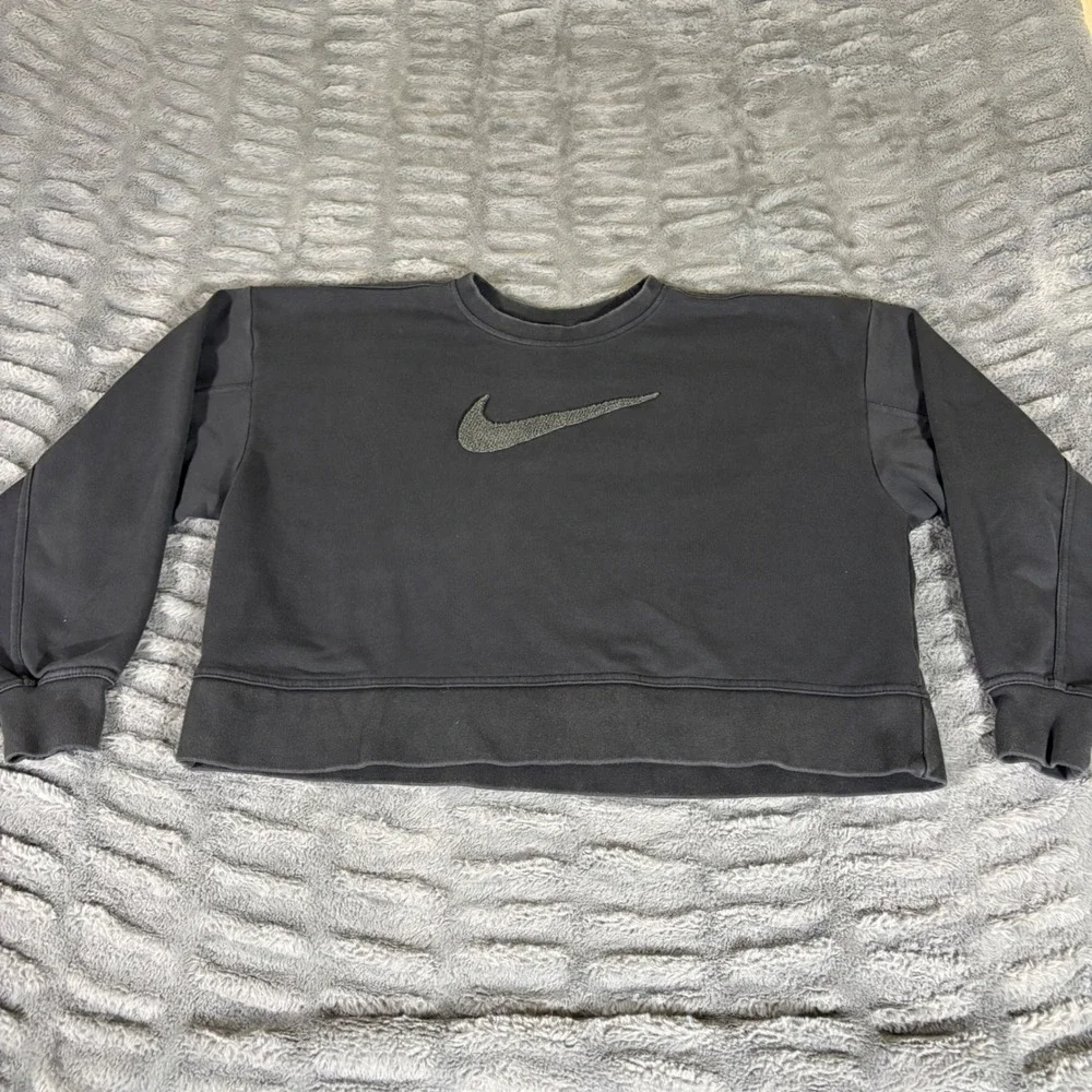 Nike Womens Sportswear Essential Fleece Crewneck Sweatshirt Black DJ0774-010 S